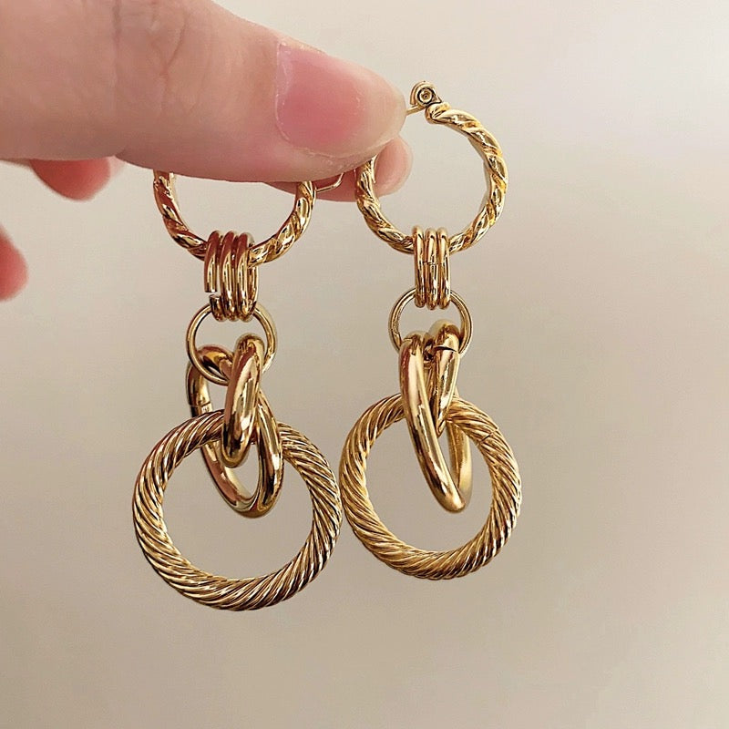 Metal thread circle pendant earrings